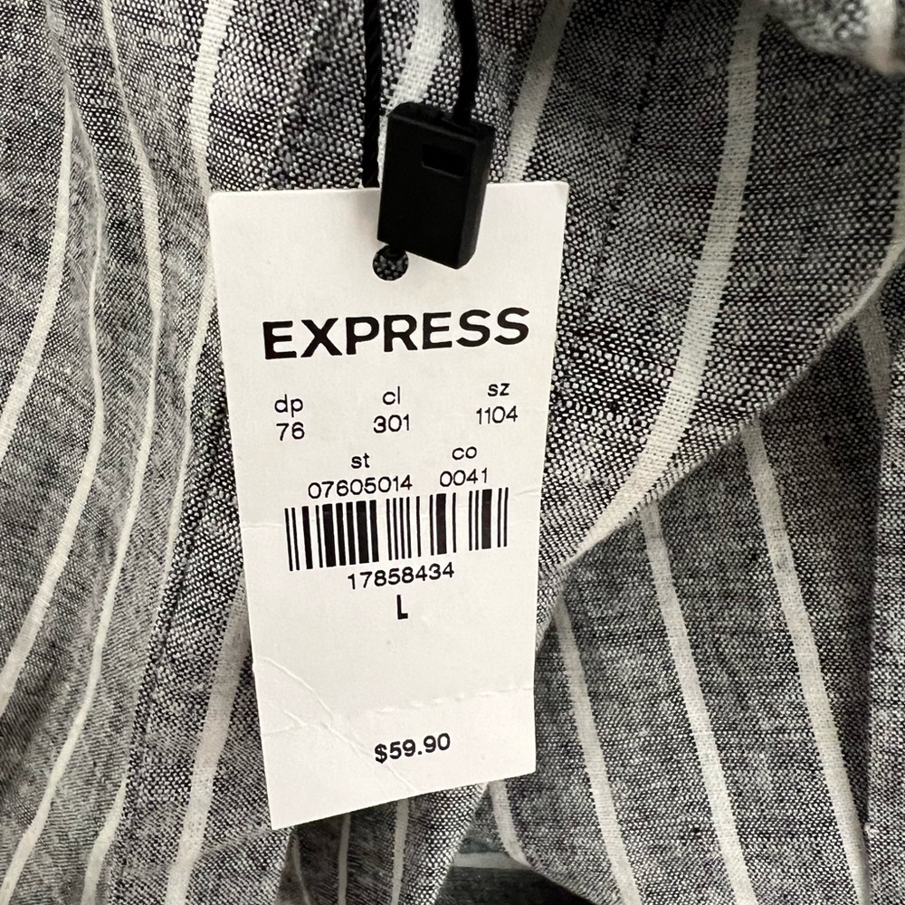 NWT, Express, Shortie High Rise - Picture 8 of 14